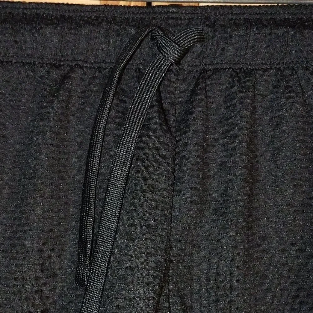 Reebok Ladies Black mesh Athletic shorts szSmall